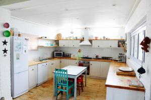 Gallery image of The Crowded House in Pringle Bay