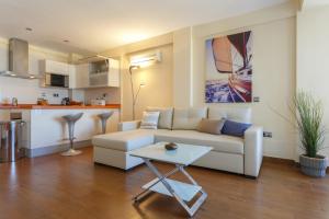 Kuchyňa alebo kuchynka v ubytovaní HORIZONTE Sunny Home by Cadiz4Rentals + 26 fotografií