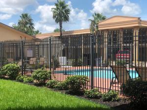 Gallery image of Days Inn by Wyndham Lake Charles in Lake Charles