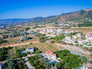 Gallery image of Serenity Villa with Private Pool - 200m to Sea or Beach in Argaka