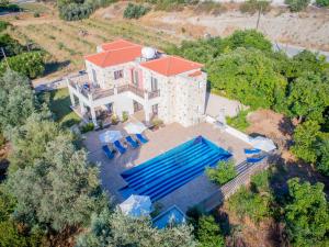 Gallery image of Serenity Villa with Private Pool - 200m to Sea or Beach in Argaka
