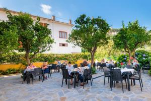 Ogród w obiekcie Hotel Leone