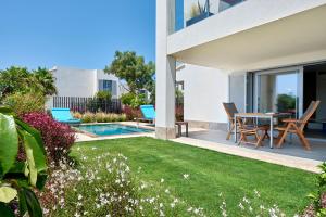 7Pines Resort Ibiza, part of Destination by Hyatt内部或周边的泳池