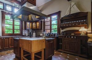 A kitchen or kitchenette at Finca La Rosa de Los Vientos