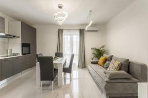 Kuchyňa alebo kuchynka v ubytovaní Royal Silver Apartment