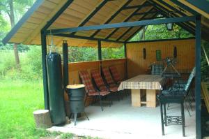 Patio nebo venkovní prostory v ubytování Chata Ondrejanka
