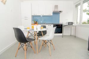 Kuchyňa alebo kuchynka v ubytovaní Apartman M&D + 13 fotografií
