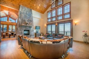 Χώρος καθιστικού στο Skislope-Tahoe Villa