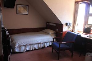 Postel nebo postele na pokoji v ubytování Beeches Aberdeen