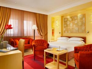 Gallery image of FH55 Grand Hotel Palatino in Rome