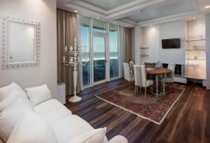 TV a/nebo společenská místnost v ubytování Best Western Maison B Hotel