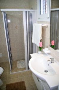 A bathroom at CASA DEBORAH
