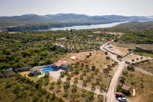 Fotografie z fotogalerie ubytování Šibenik Mara-Ana with outdoor swimming poll v Šibeniku