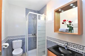 Kúpeľňa v ubytovaní VILLA HUGO- Badia Gran- Llucmajor- Mallorca