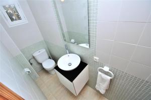 Kúpeľňa v ubytovaní VILLA HUGO- Badia Gran- Llucmajor- Mallorca
