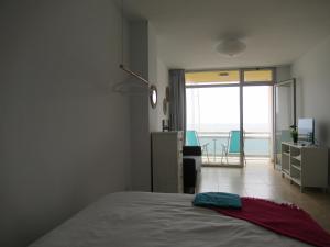 Posteľ alebo postele v izbe v ubytovaní Vivelorural Canteras 208 beach front with wifi