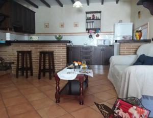 Η κουζίνα ή μικρή κουζίνα στο Vivelorural casa Tassone, Grazalema - Cádiz +41 φωτογραφίες