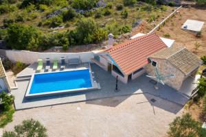 Fotografie z fotogalerie ubytování Šibenik Mara-Ana with outdoor swimming poll v Šibeniku