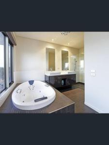 Geelong Melbourne Hakka Hostel Lovely Banks Australia Booking Com