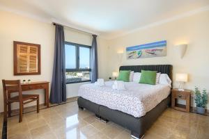 Postel nebo postele na pokoji v ubytování Hipoclub Villas, Aguamarina 28 + 26 fotografií