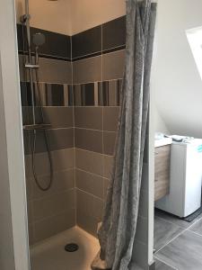 Ένα μπάνιο στο Studio 2 personnes Nid Cocooning Calme grand confort