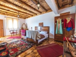 Postel nebo postele na pokoji v ubytování Hotel Royal Garden + 37 fotografií
