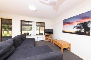 TV o dispositivi per l'intrattenimento presso Seashells Beachfront Resort