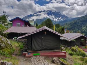Gallery image of Ourguest Camp Lachung in Lachung