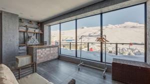 Nespecifikovaný výhled na hory nebo výhled na hory při pohledu z hotelu