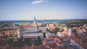 Linna Mikulov üldine vaade või majutusasutusest Apartmán Rezidence Mikulov pildistatud vaade