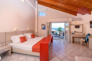 Postel nebo postele na pokoji v ubytování Al Mare Hotel + 37 fotografií