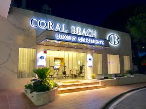 Certyfikat, podpis lub inny dokument wystawiony w obiekcie Coral Beach Aparthotel