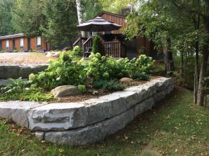 Galeriebild der Unterkunft Somerset Lakeside Resort in Bancroft