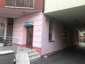 Budynek, w którym mieści się apartament