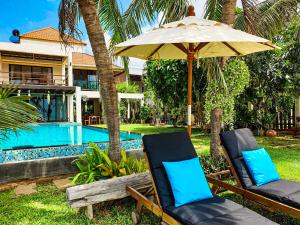 Bazén v ubytování Baan SanSuk Pranburi - Beach Front & Pool Villa nebo v jeho okolí