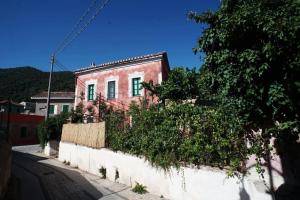 Φωτογραφία από το άλμπουμ του La Madeleine- The House Beyond Time σε San Gregorio +16 φωτογραφίες
