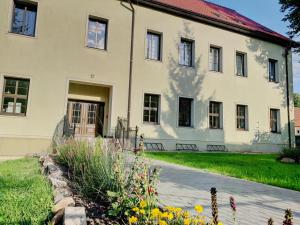 Vonkajšia záhrada v ubytovaní Willa Moryń + 34 fotografií