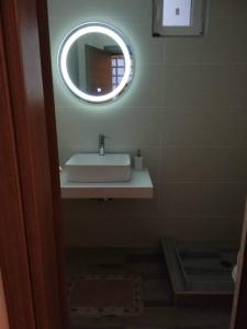 A bathroom at Pomegranate apartment Még 22 kép
