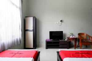 Gallery image of RedDoorz Syariah near Menara Kudus in Kudus