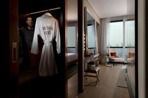 Paramount Hotel Dubai客房内的一张或多张床位