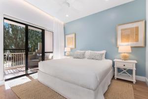 Voodi või voodid majutusasutuse Mirra Chana Beachfront Apartments Mooloolaba toas