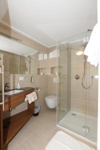 Kúpeľňa v ubytovaní Hotel Goldener Adler + 37 fotografií