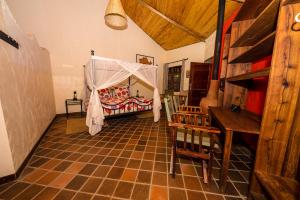 Bunk bed o mga bunk bed sa kuwarto sa Kiboko Lodge