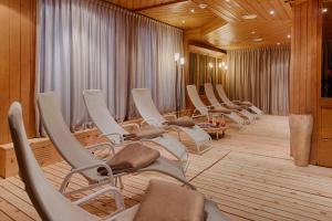 TV a/nebo společenská místnost v ubytování Hotel Reischach