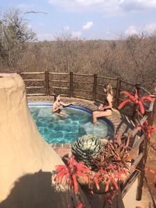 Bazén v ubytování Villa Leopards Lookout nebo v jeho okolí