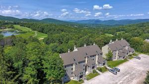 Imagen de la galería de Perfect four bedroom condo with shuttle to the mountain, ski Back Whiffletree D8, en Killington