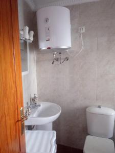 Koupelna v ubytování Alojamiento del Duende + 28 fotografií