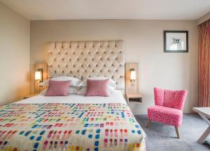 Cama ou camas em um quarto em Boulevard Hotel
