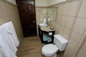 Ein Badezimmer in der Unterkunft Jan's Hotel