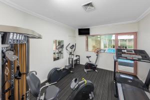 Kimberley Gardens Hotel, Serviced Apartments and Serviced Villas的健身中心和/或健身设施